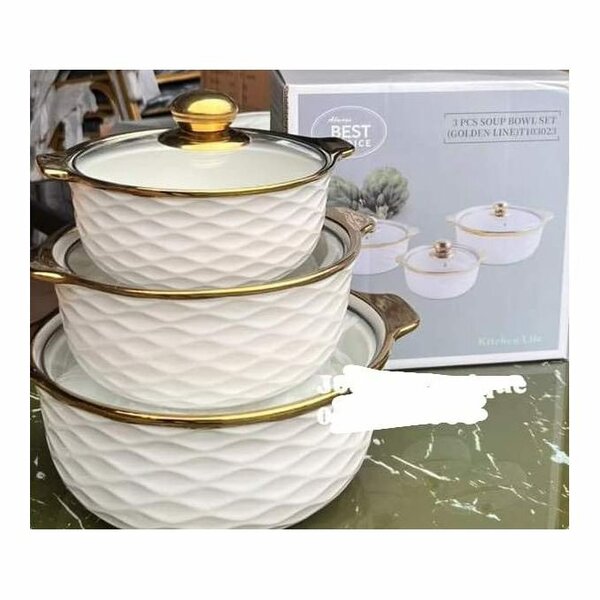 Assiettes en porcelaine