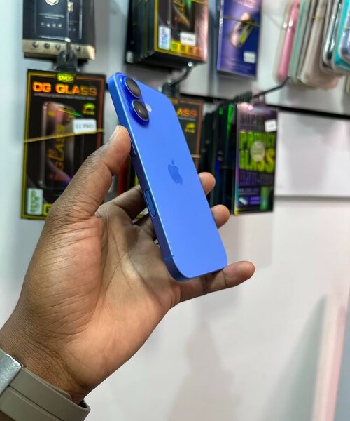 Uk iPhone 16