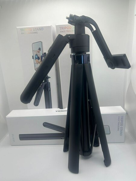 Tripod stand face tracking (length 68 inches max)
