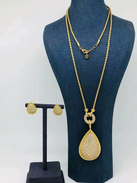 Sautoir plaqué or et boucles assorties