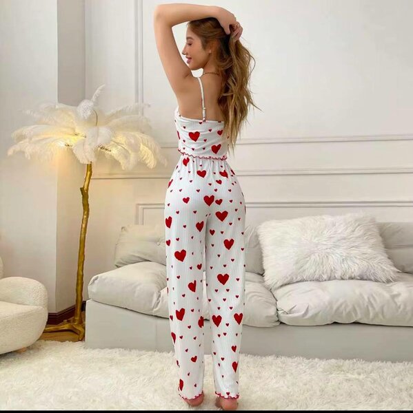 Pyjama à motifs cœurs