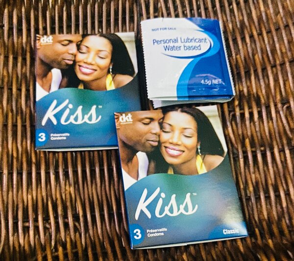 6Préservatifs + 4 lubrifiants