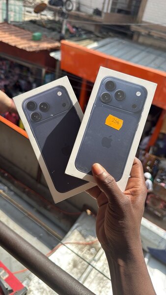 iPhone 17Pro Max CE - 256 Go