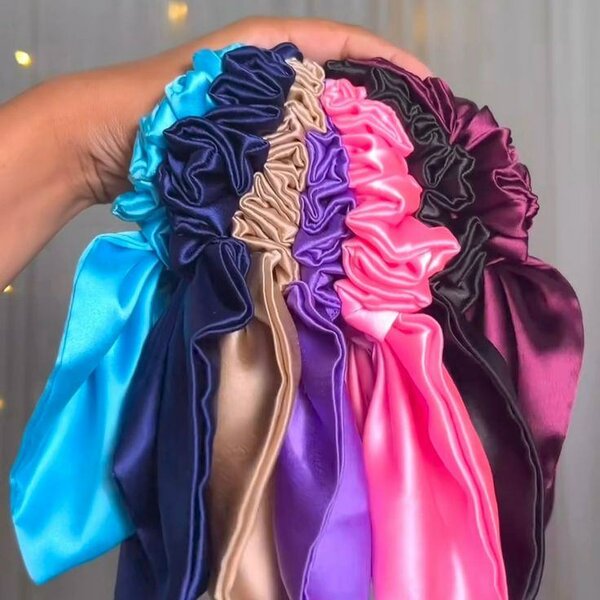 Chouchou satin queue-de-cheval