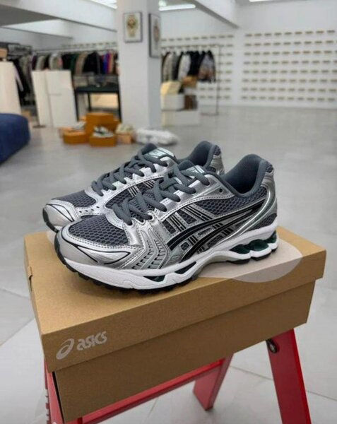 ASICS Sneakers homme gris