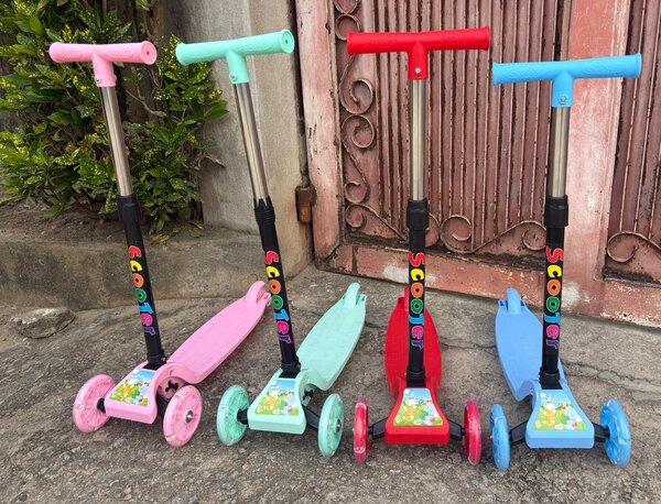 Trottinette Enfants 3 Roues Colorée