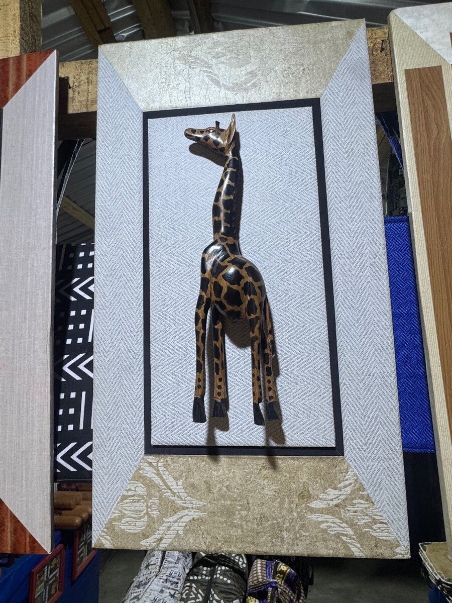 Tableau mural girafe en bois