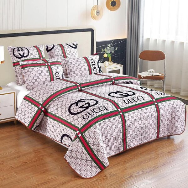 Bedding set with multi-colored print, 5 pieces, Queen size