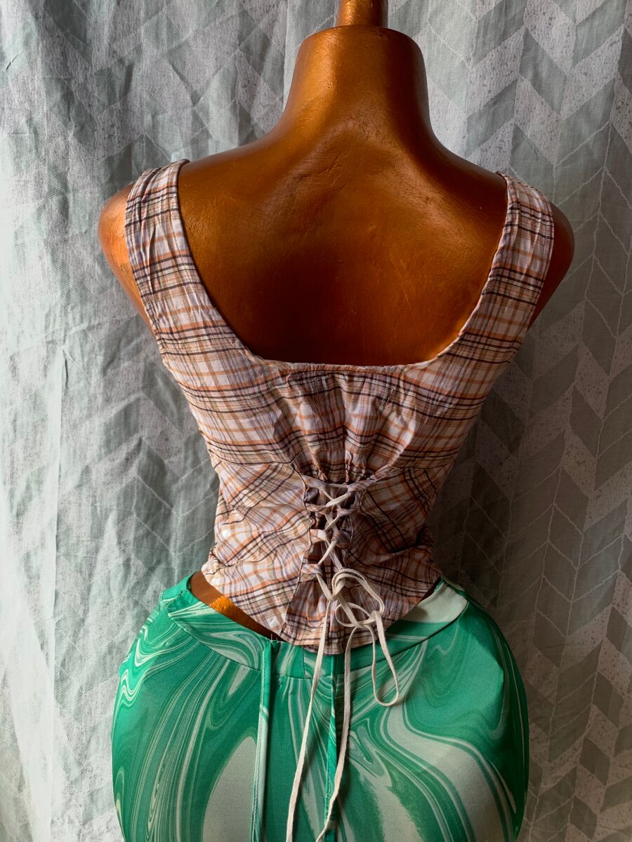 Corset à carreaux chic