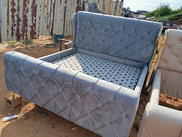 Lit élégant luxury royal gris