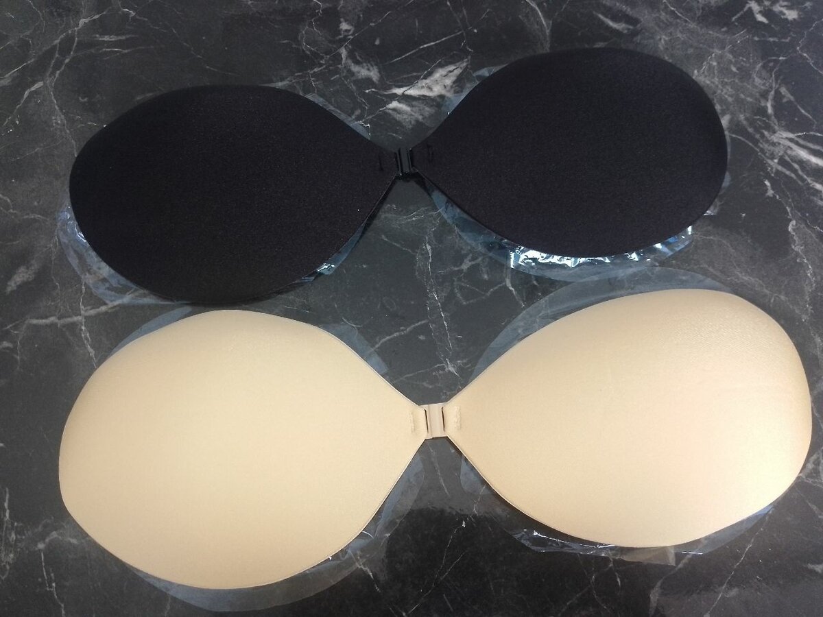 Soutien-gorge adhésif sans bretelles