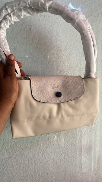 Sac à main en nylon élégant