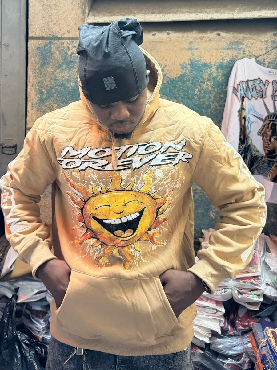 Sweat à capuche imprimé tendance