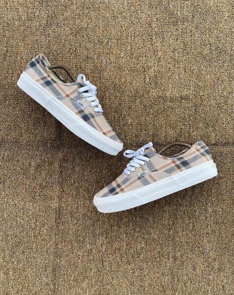 Vans à carreaux tendance