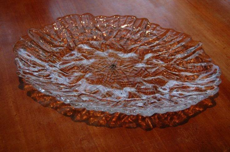 Service d'assiettes en verre