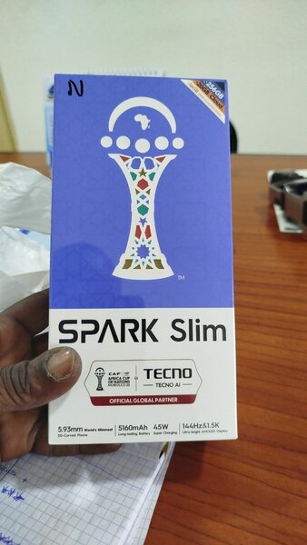 Téléphone Tecno Spark Slim