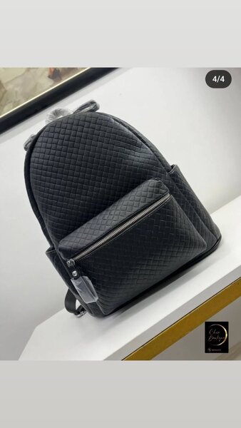 Sac à dos en cuir noir