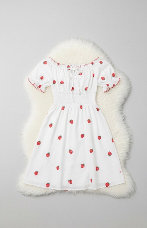 Robe d'été à motifs fraises