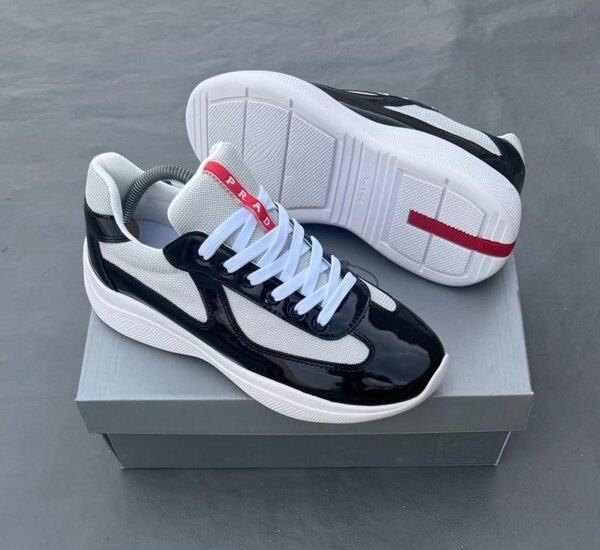 Baskets Prada Noir et Blanc