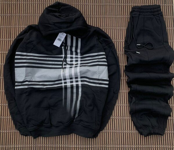 Ensemble de sport à capuche