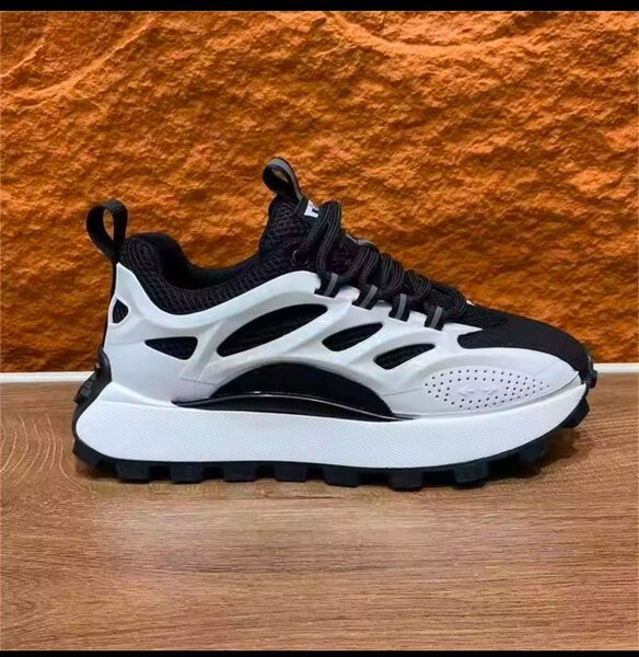 Baskets solides en vente