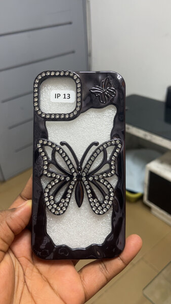 Coque Papillon Strass iPhone 13