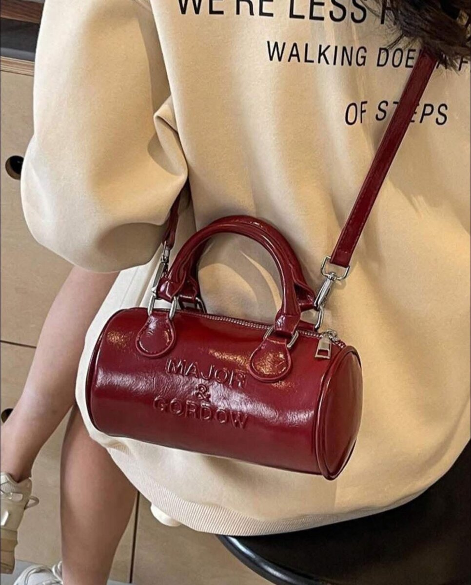 Sac à main en cuir rouge