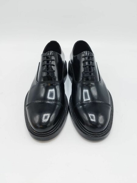 Dress shoe