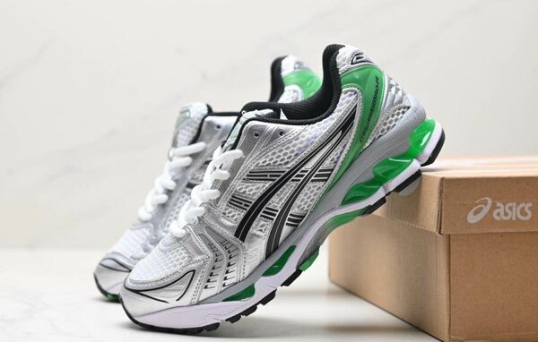 Chaussures de sport ASICS