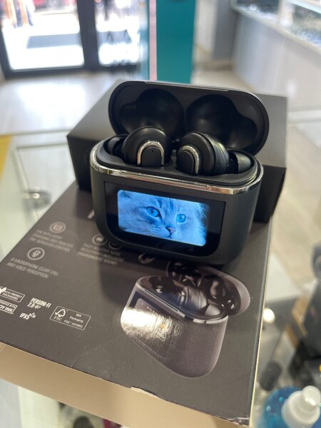 Наушники беспроводные с дисплеем .