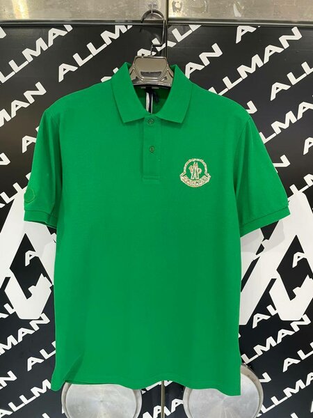 Polo vert élégant homme