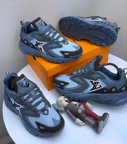 Vuitton sneaker