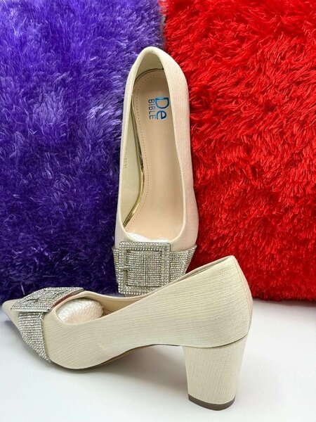 Ladies classic shoes