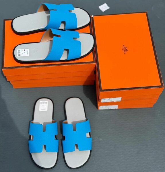 Sandales plates en cuir bleu