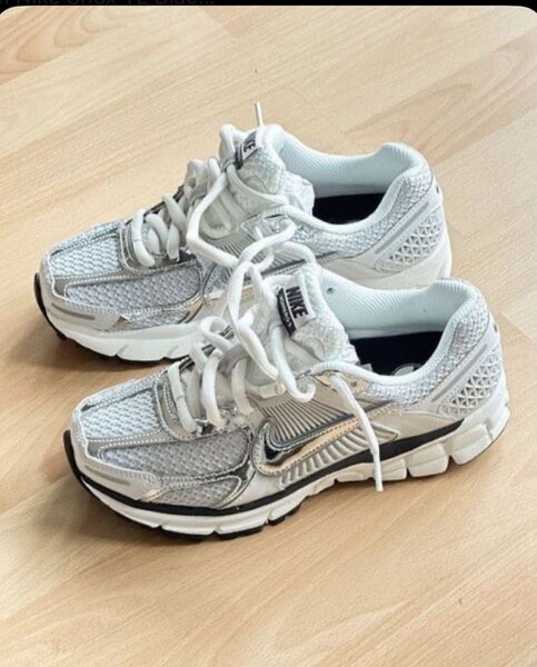 Nike Baskets vomeros 5