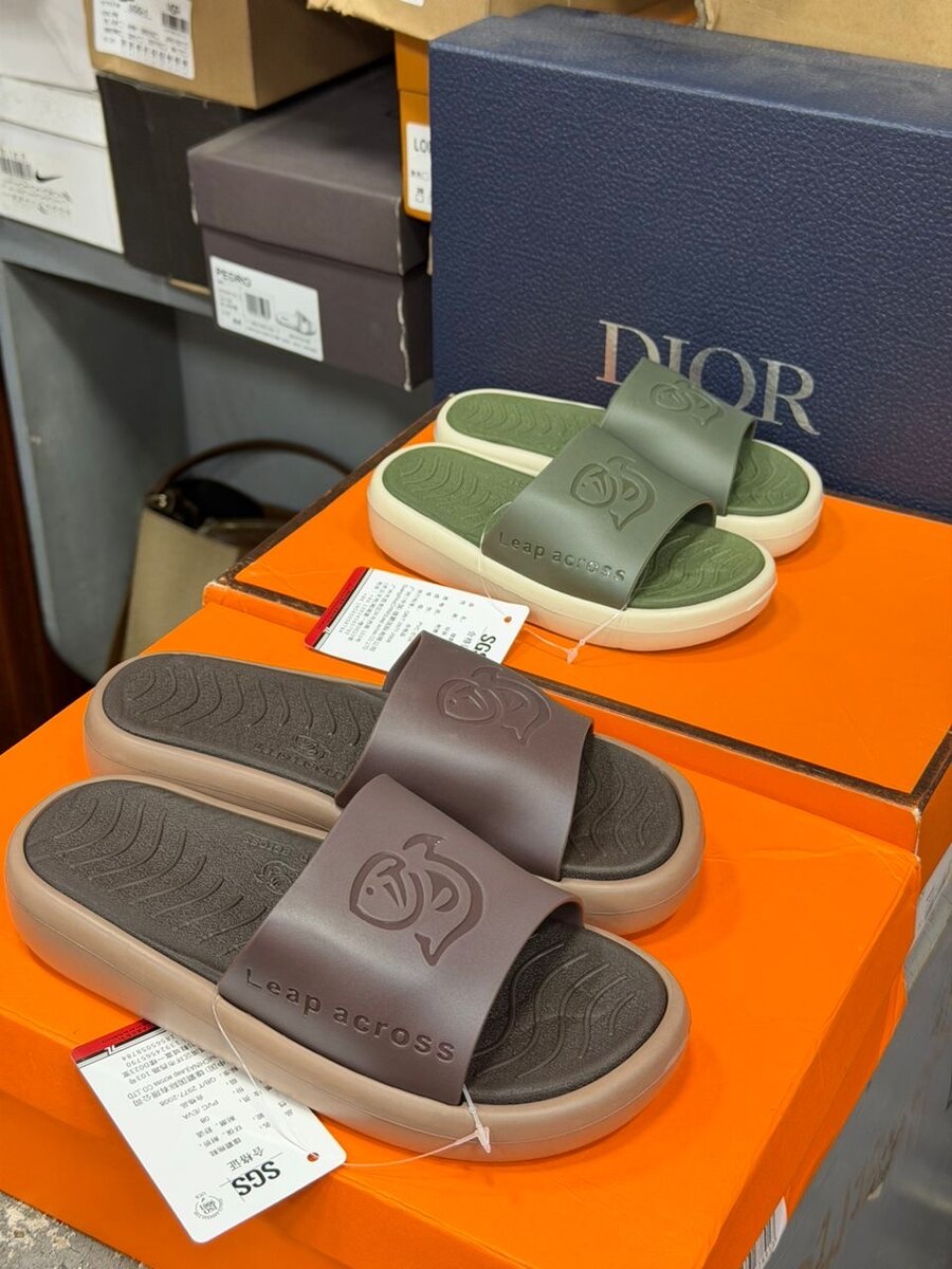 Claquettes Homme Confortables