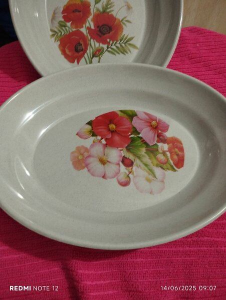 Assiettes en mélamine florales