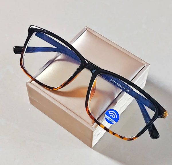 NEW IN: Optical frames with Anti-blue light available in the color shown 💞