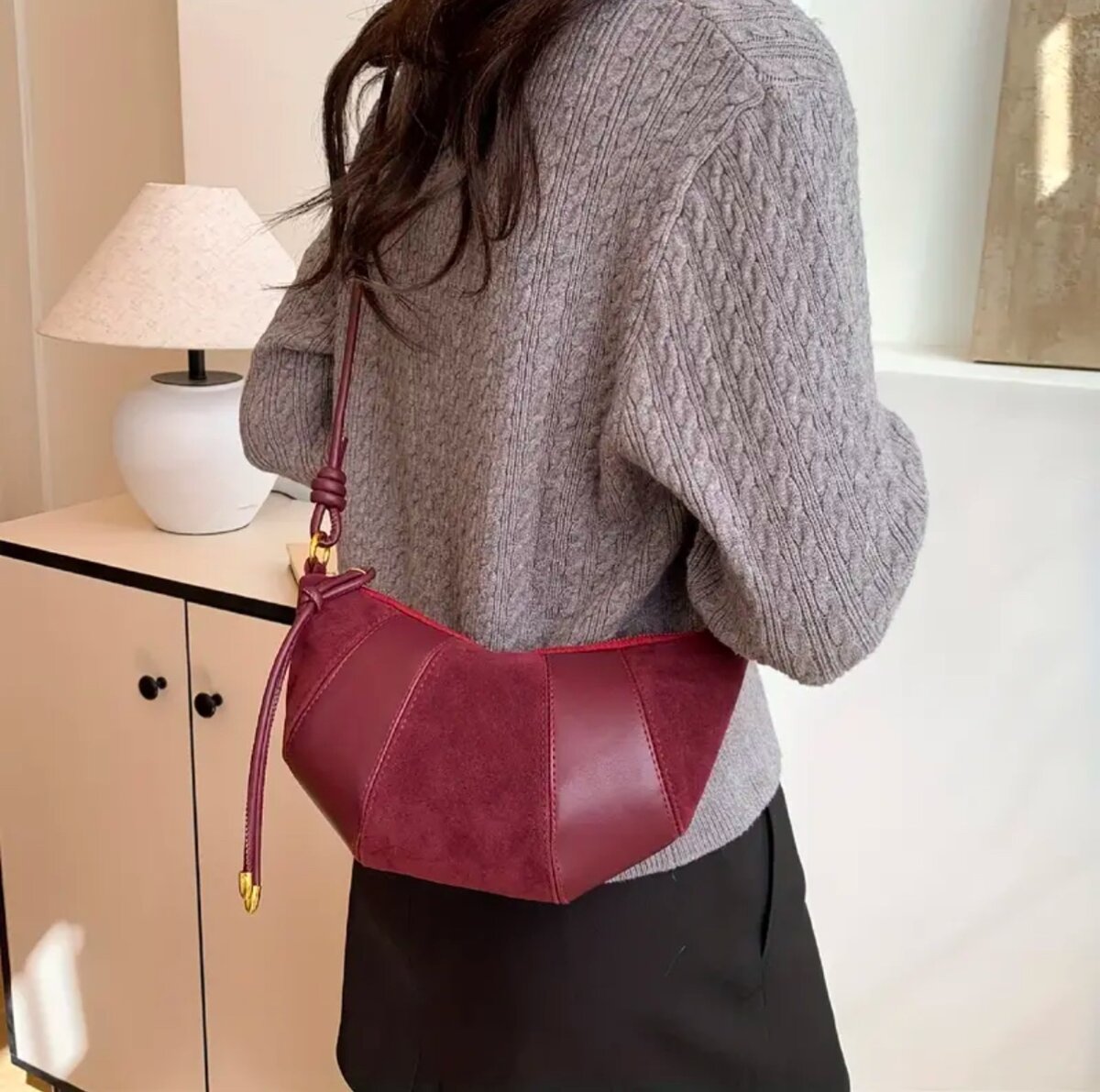 Sac à main élégant en similicuir et daim