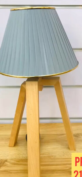 Lampe de Table en Bois Élégante