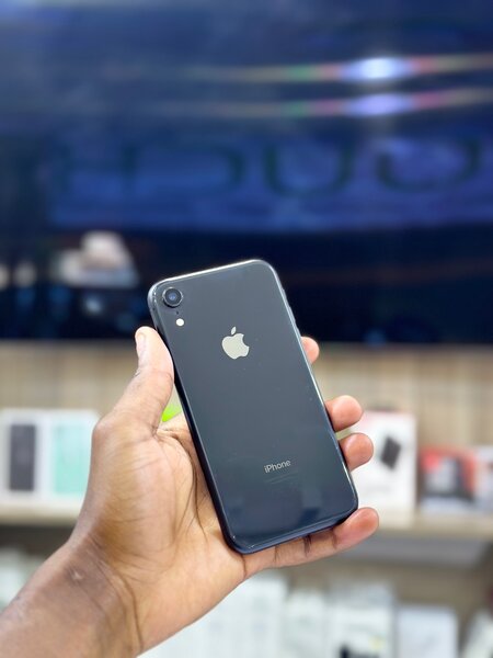 iPhone XR - 64 GB