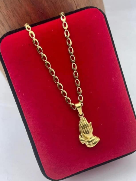 matier en or plaque  ça noircie pas 