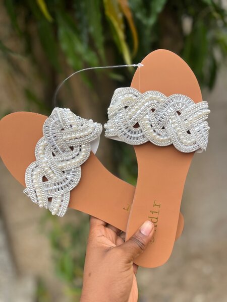 Sandales ornées élégantes femme