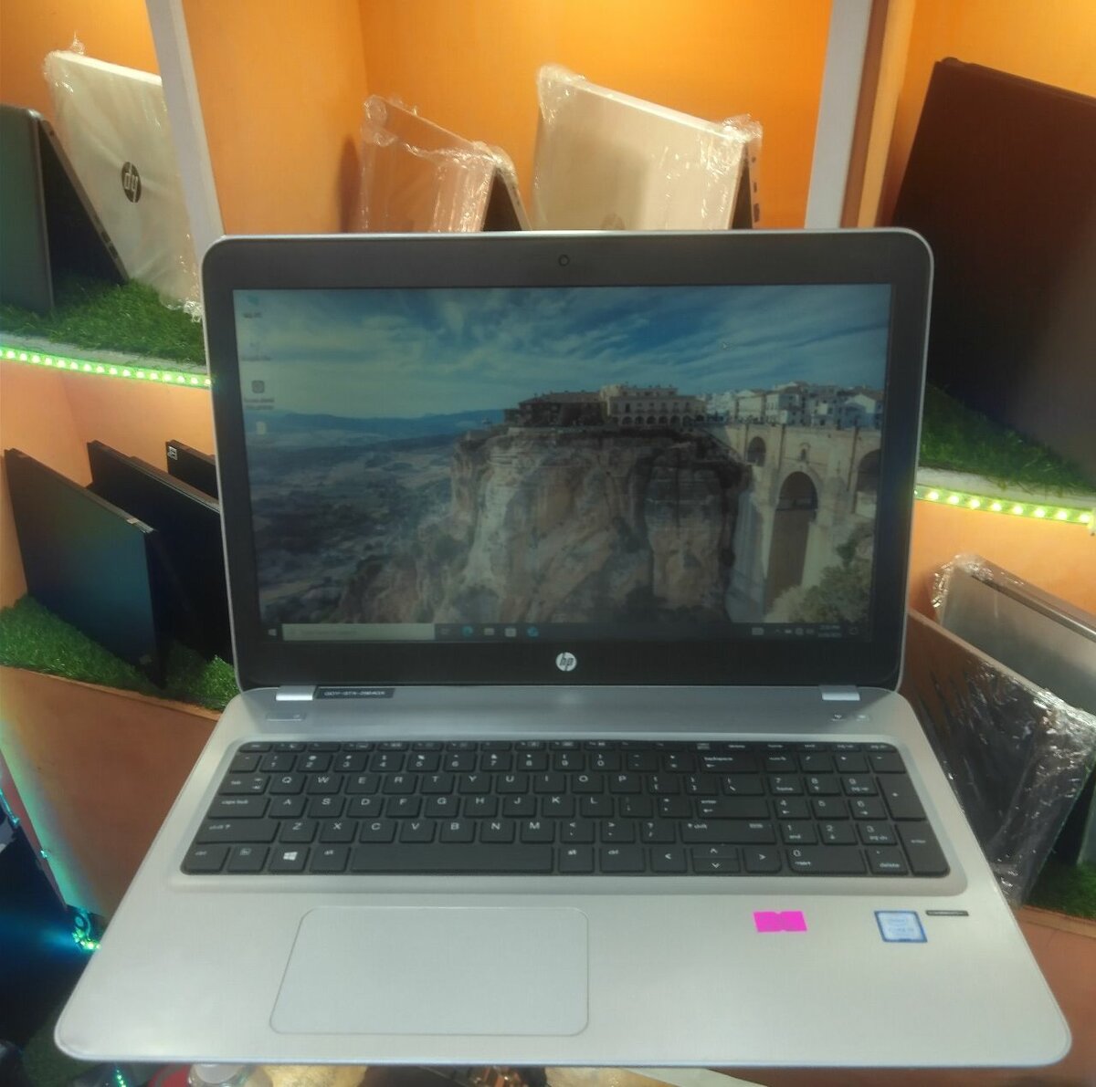 HP LAPTOP
