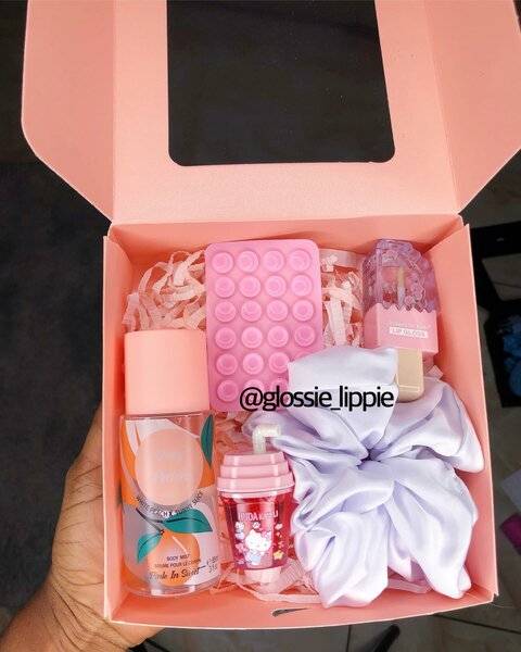 Love Goodies Box with lipglosses