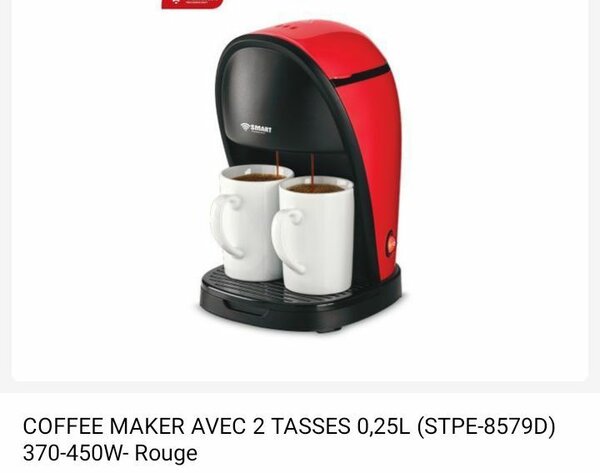Machine à café plus deux tasses offert