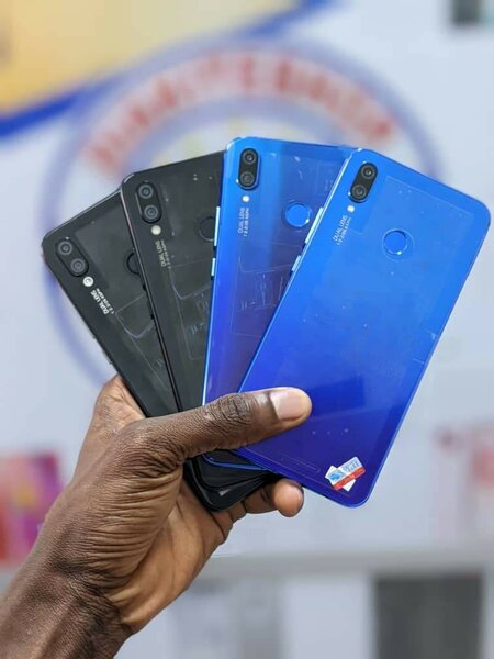 HUAWEI NOVA 3i (128GB-6RAM) QUASI NEUF