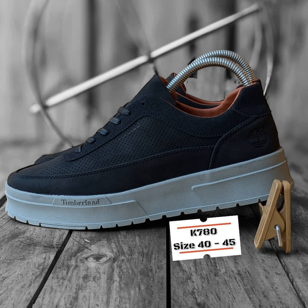 TIMBERLAND LOW-CUT SNEAKERS