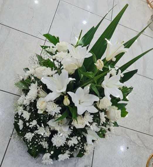 Bouquet de Fleurs Blanches Élégant