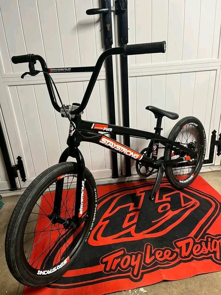 Vélo BMX Stay Strong PWR